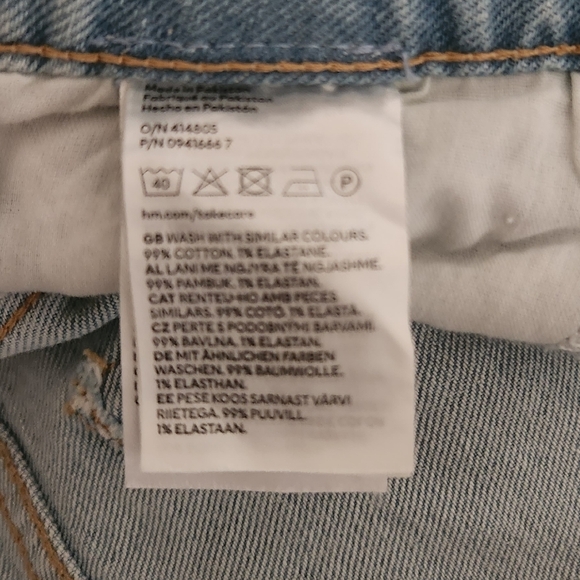 NWT H&M- High Rise Mom Jean - Picture 10 of 11